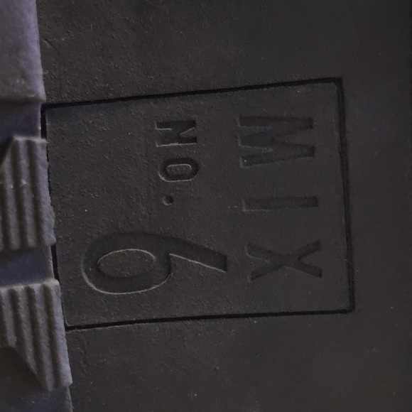 Stylish Tan Heeled Boots - Picture 9 of 12